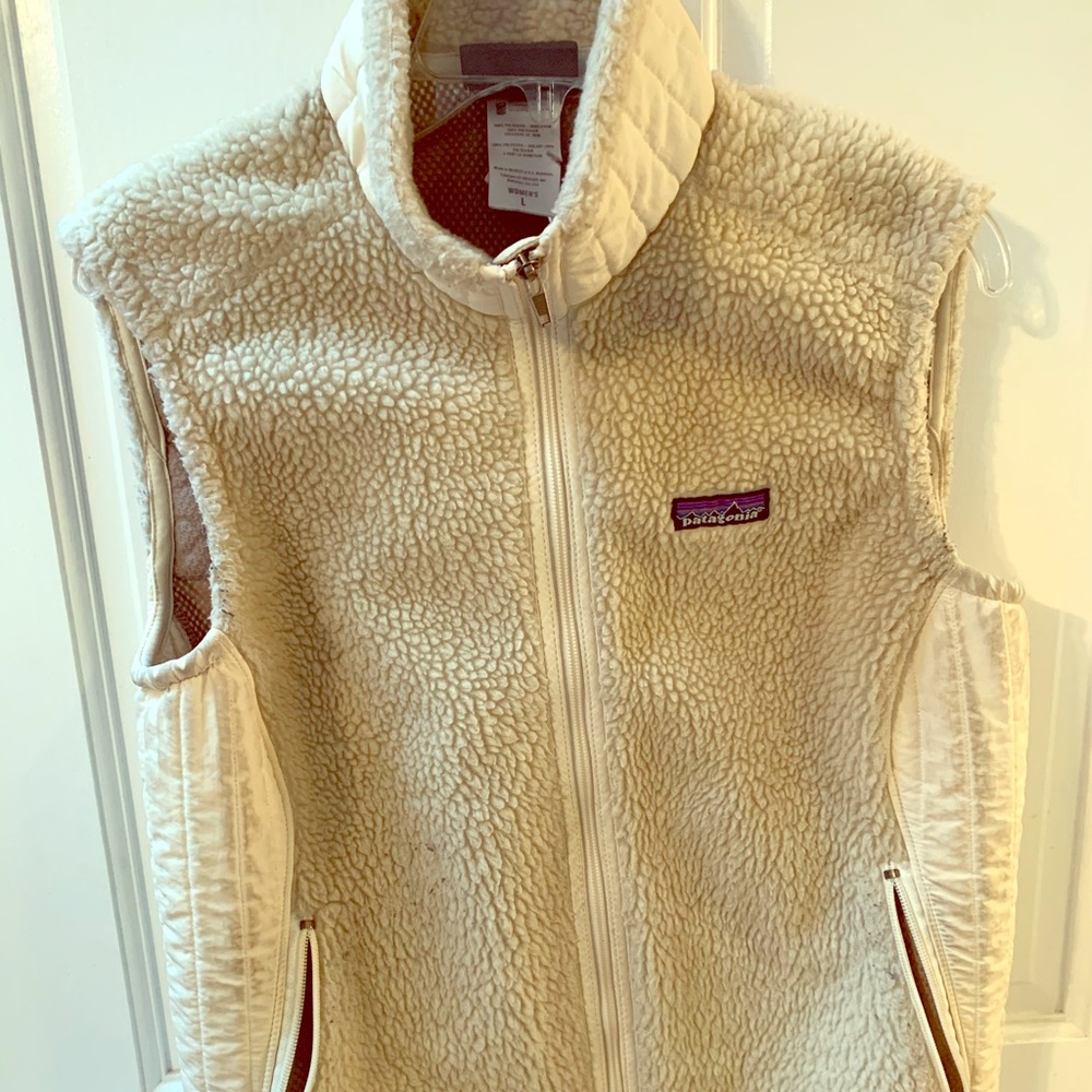 Women’s Patagonia Retro Fleece vest- white